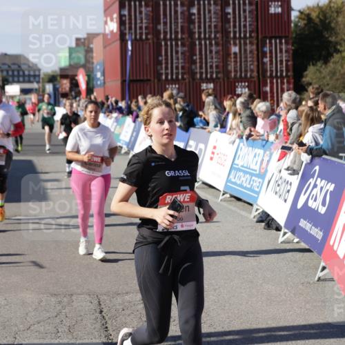 03.10.2025 - Köhlbrandbrückenlauf Jannik Wohlers http://msf.ph/oto/9109849 03.10.2025 13:29:51 Ziel 4629, 4660, 4714, 4720, 4733, 4825, 5119, 5120, 5260, 5333, 5574, 5587, 5621, 5930, 5944, 6066, 6234, 6570, 6698 meine-sportfotos.de