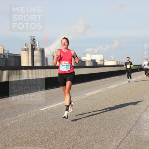 03.10.2025 - Köhlbrandbrückenlauf Lena Gebhardt http://msf.ph/oto/9109858 03.10.2025 09:41:27 Position 2 3249 meine-sportfotos.de