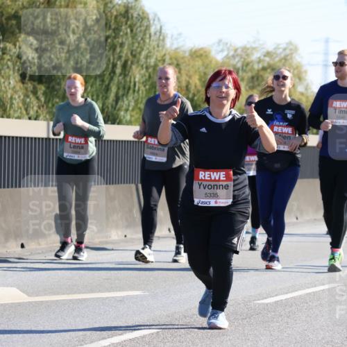 03.10.2025 - Köhlbrandbrückenlauf Strokosch-Dieckow http://msf.ph/oto/9109872 03.10.2025 12:25:57 Position 3 5564, 4884, 5335, 10, 5546 meine-sportfotos.de