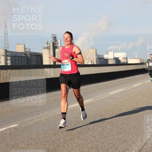 03.10.2025 - Köhlbrandbrückenlauf Lena Gebhardt http://msf.ph/oto/9109884 03.10.2025 09:41:27 Position 2 3249 meine-sportfotos.de