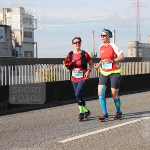 03.10.2025 - Köhlbrandbrückenlauf Lena Gebhardt http://msf.ph/oto/9109889 03.10.2025 10:14:49 Position 2 3413, 3412 meine-sportfotos.de