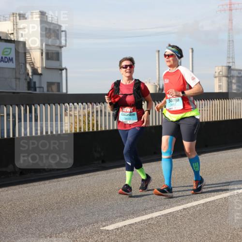 03.10.2025 - Köhlbrandbrückenlauf Lena Gebhardt http://msf.ph/oto/9109898 03.10.2025 10:14:49 Position 2 3413, 3412 meine-sportfotos.de
