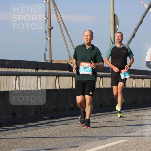 03.10.2025 - Köhlbrandbrückenlauf Strokosch-Dieckow http://msf.ph/oto/9109908 03.10.2025 09:41:19 Position 2 1493, 1056, 2587 meine-sportfotos.de
