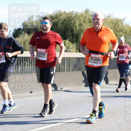 03.10.2025 - Köhlbrandbrückenlauf Strokosch-Dieckow http://msf.ph/oto/9109920 03.10.2025 12:26:10 Position 3 81, 6582, 5223 meine-sportfotos.de