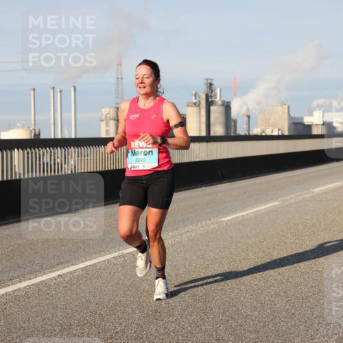 03.10.2025 - Köhlbrandbrückenlauf Lena Gebhardt http://msf.ph/oto/9109937 03.10.2025 09:41:28 Position 2 3249 meine-sportfotos.de