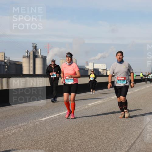 03.10.2025 - Köhlbrandbrückenlauf Lena Gebhardt http://msf.ph/oto/9109942 03.10.2025 10:14:51 Position 2 2612, 2613 meine-sportfotos.de