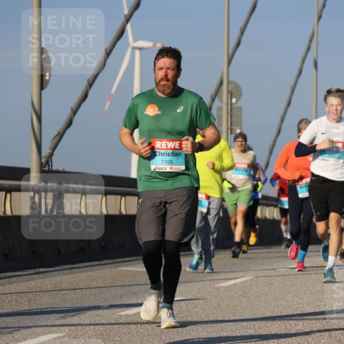 03.10.2025 - Köhlbrandbrückenlauf Strokosch-Dieckow http://msf.ph/oto/9109946 03.10.2025 09:41:22 Position 2 1105, 3111 meine-sportfotos.de