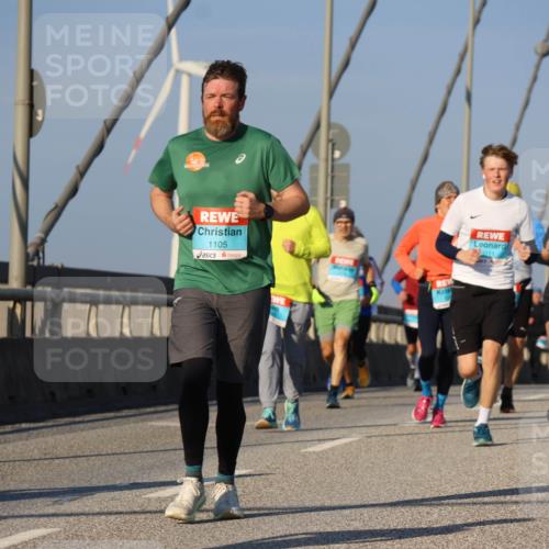 03.10.2025 - Köhlbrandbrückenlauf Strokosch-Dieckow http://msf.ph/oto/9109950 03.10.2025 09:41:23 Position 2 1105 meine-sportfotos.de