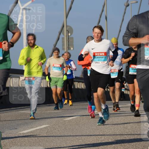 03.10.2025 - Köhlbrandbrückenlauf Strokosch-Dieckow http://msf.ph/oto/9109958 03.10.2025 09:41:24 Position 2 1105, 3444, 1776, 3111, 11, 3465, 1334 meine-sportfotos.de