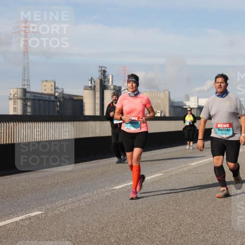 03.10.2025 - Köhlbrandbrückenlauf Lena Gebhardt http://msf.ph/oto/9109982 03.10.2025 10:14:52 Position 2 2613 meine-sportfotos.de