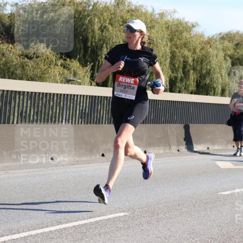 03.10.2025 - Köhlbrandbrückenlauf Strokosch-Dieckow http://msf.ph/oto/9109983 03.10.2025 12:26:22 Position 3 6257 meine-sportfotos.de