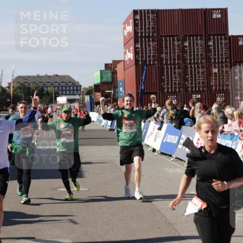 03.10.2025 - Köhlbrandbrückenlauf Jannik Wohlers http://msf.ph/oto/9109989 03.10.2025 13:29:56 Ziel 4714, 4825, 5260, 5333, 5369, 5574, 5587, 5621, 5930, 5944, 6066, 6234, 6570, 6698 meine-sportfotos.de