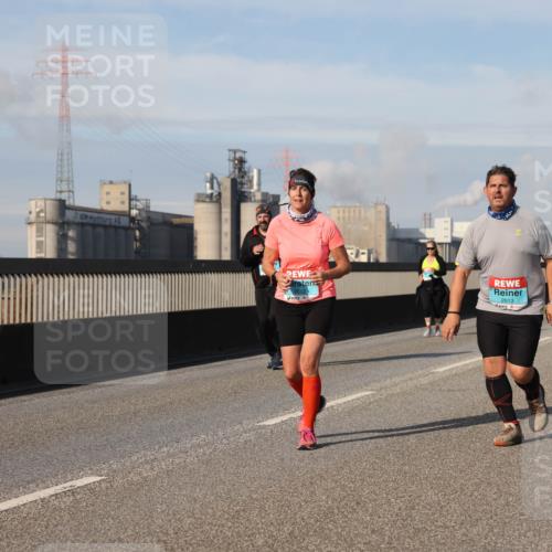 03.10.2025 - Köhlbrandbrückenlauf Lena Gebhardt http://msf.ph/oto/9109996 03.10.2025 10:14:52 Position 2 2613 meine-sportfotos.de