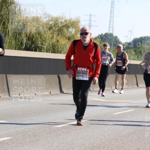 03.10.2025 - Köhlbrandbrückenlauf Strokosch-Dieckow http://msf.ph/oto/9110000 03.10.2025 12:26:25 Position 3 5820, 5327, 6134, 135 meine-sportfotos.de