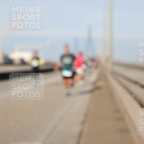 03.10.2025 - Köhlbrandbrückenlauf Lena Gebhardt http://msf.ph/oto/9110005 03.10.2025 09:41:29 Position 2  meine-sportfotos.de