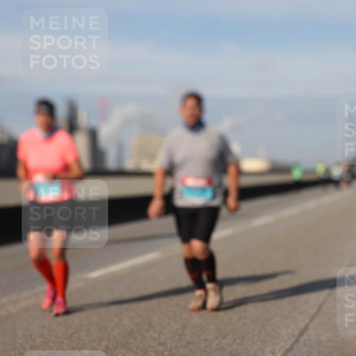 03.10.2025 - Köhlbrandbrückenlauf Lena Gebhardt http://msf.ph/oto/9110019 03.10.2025 10:14:53 Position 2  meine-sportfotos.de