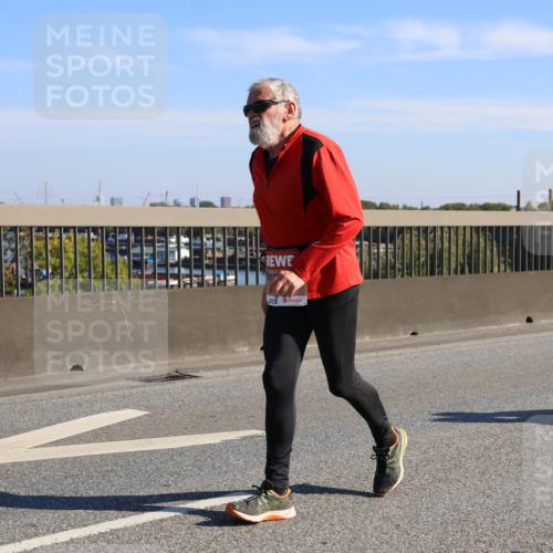 03.10.2025 - Köhlbrandbrückenlauf Strokosch-Dieckow http://msf.ph/oto/9110030 03.10.2025 12:26:33 Position 3 860 meine-sportfotos.de
