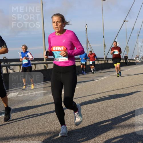 03.10.2025 - Köhlbrandbrückenlauf Strokosch-Dieckow http://msf.ph/oto/9110036 03.10.2025 09:41:34 Position 2 315, 3766, 3710 meine-sportfotos.de