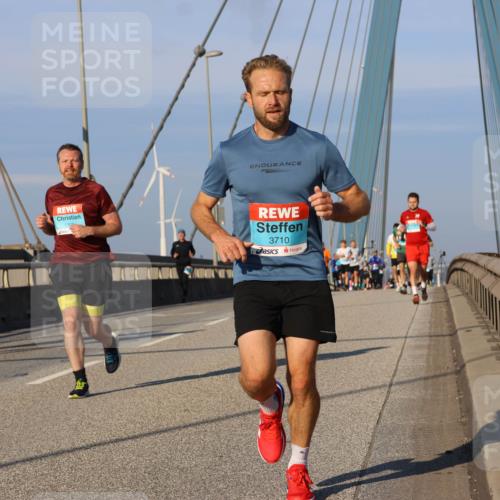03.10.2025 - Köhlbrandbrückenlauf Strokosch-Dieckow http://msf.ph/oto/9110040 03.10.2025 09:41:35 Position 2 3710 meine-sportfotos.de
