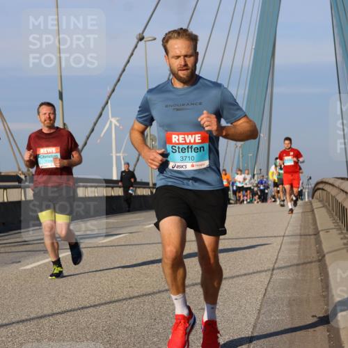 03.10.2025 - Köhlbrandbrückenlauf Strokosch-Dieckow http://msf.ph/oto/9110045 03.10.2025 09:41:35 Position 2 3710 meine-sportfotos.de