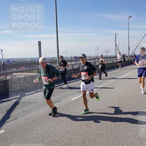 03.10.2025 - Köhlbrandbrückenlauf Michael Burmester http://msf.ph/oto/9110057 03.10.2025 12:52:26 Position 2 4397 meine-sportfotos.de