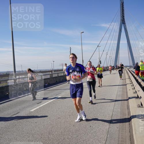 03.10.2025 - Köhlbrandbrückenlauf Michael Burmester http://msf.ph/oto/9110065 03.10.2025 12:52:27 Position 2 5812 meine-sportfotos.de