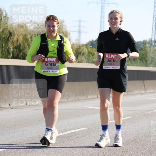 03.10.2025 - Köhlbrandbrückenlauf Strokosch-Dieckow http://msf.ph/oto/9110067 03.10.2025 12:26:45 Position 3 5232, 5257 meine-sportfotos.de