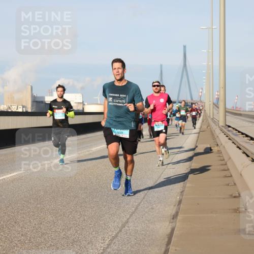 03.10.2025 - Köhlbrandbrückenlauf Lena Gebhardt http://msf.ph/oto/9110068 03.10.2025 09:41:31 Position 2 2024, 3223 meine-sportfotos.de