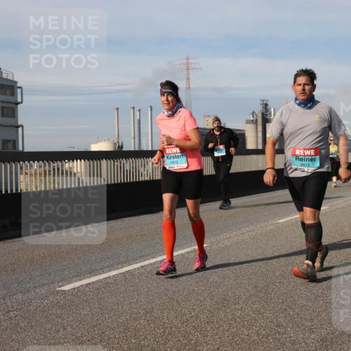 03.10.2025 - Köhlbrandbrückenlauf Lena Gebhardt http://msf.ph/oto/9110072 03.10.2025 10:14:53 Position 2 2612, 2613 meine-sportfotos.de