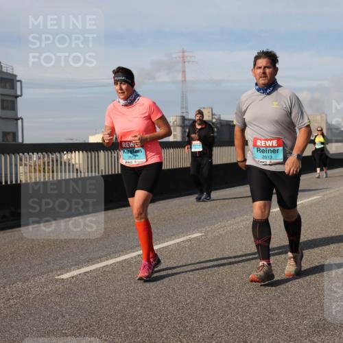 03.10.2025 - Köhlbrandbrückenlauf Lena Gebhardt http://msf.ph/oto/9110082 03.10.2025 10:14:54 Position 2 2612, 2613 meine-sportfotos.de