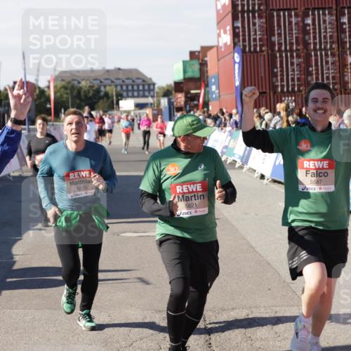 03.10.2025 - Köhlbrandbrückenlauf Jannik Wohlers http://msf.ph/oto/9110083 03.10.2025 13:29:57 Ziel 4714, 4825, 5260, 5333, 5369, 5574, 5587, 5621, 5930, 5944, 6066, 6234, 6570, 6698 meine-sportfotos.de