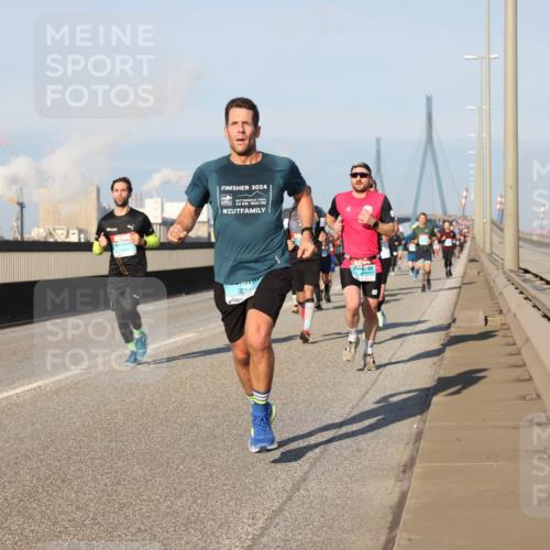 03.10.2025 - Köhlbrandbrückenlauf Lena Gebhardt http://msf.ph/oto/9110098 03.10.2025 09:41:31 Position 2 2024, 44, 1860, 3222 meine-sportfotos.de