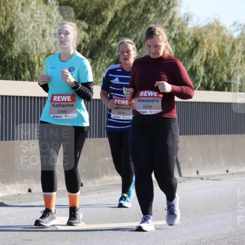03.10.2025 - Köhlbrandbrückenlauf Strokosch-Dieckow http://msf.ph/oto/9110105 03.10.2025 12:27:16 Position 3 5499, 5819, 5559 meine-sportfotos.de