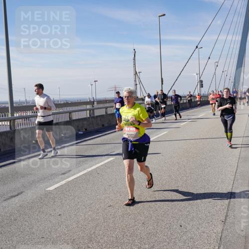 03.10.2025 - Köhlbrandbrückenlauf Michael Burmester http://msf.ph/oto/9110111 03.10.2025 12:52:30 Position 2 6730 meine-sportfotos.de