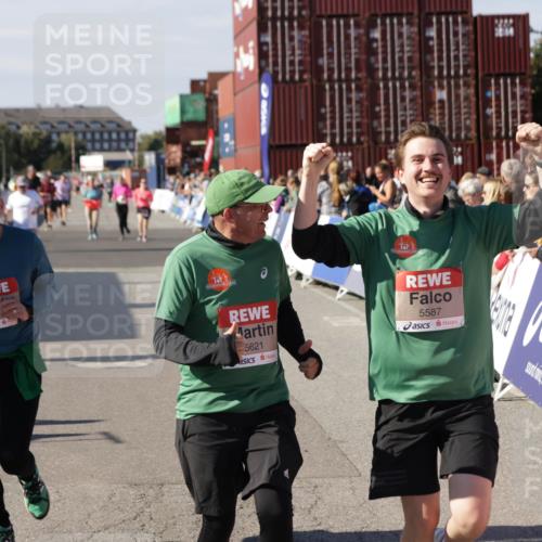 03.10.2025 - Köhlbrandbrückenlauf Jannik Wohlers http://msf.ph/oto/9110121 03.10.2025 13:29:58 Ziel 4459, 4714, 4825, 5333, 5369, 5574, 5587, 5621, 5930, 5944, 6066, 6234, 6570, 6698 meine-sportfotos.de