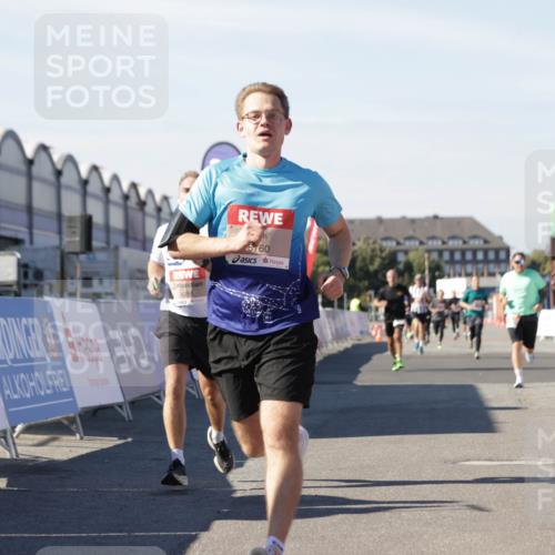 03.10.2025 - Köhlbrandbrückenlauf Jannik Wohlers http://msf.ph/oto/9110125 03.10.2025 13:00:17 Ziel 4020, 4192, 4250, 4261, 6097, 6203, 6236, 6707, 6760, 6798 meine-sportfotos.de
