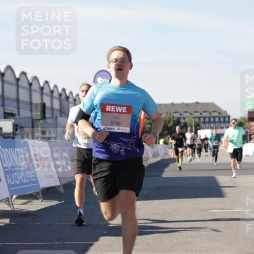 03.10.2025 - Köhlbrandbrückenlauf Jannik Wohlers http://msf.ph/oto/9110132 03.10.2025 13:00:17 Ziel 4020, 4192, 4250, 4261, 6097, 6203, 6236, 6707, 6760, 6798 meine-sportfotos.de