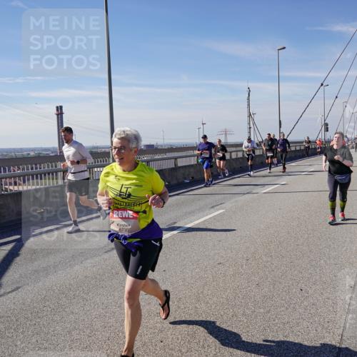 03.10.2025 - Köhlbrandbrückenlauf Michael Burmester http://msf.ph/oto/9110141 03.10.2025 12:52:31 Position 2 6730 meine-sportfotos.de