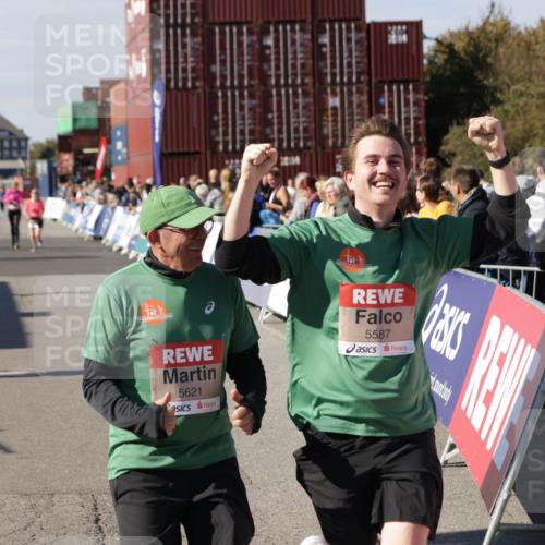 03.10.2025 - Köhlbrandbrückenlauf Jannik Wohlers http://msf.ph/oto/9110147 03.10.2025 13:29:58 Ziel 4459, 4714, 4825, 5333, 5369, 5574, 5587, 5621, 5930, 5944, 6066, 6234, 6570, 6698 meine-sportfotos.de