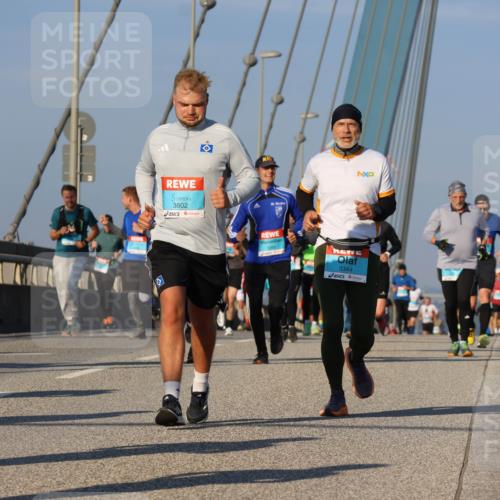 03.10.2025 - Köhlbrandbrückenlauf Strokosch-Dieckow http://msf.ph/oto/9110168 03.10.2025 09:41:51 Position 2 3802, 3344 meine-sportfotos.de