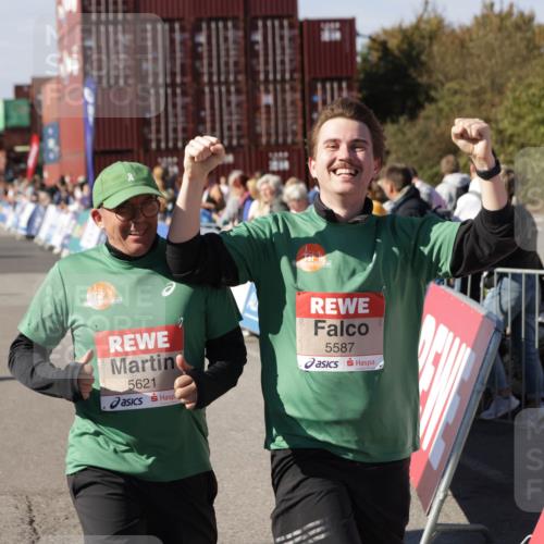 03.10.2025 - Köhlbrandbrückenlauf Jannik Wohlers http://msf.ph/oto/9110172 03.10.2025 13:29:58 Ziel 4459, 4714, 4825, 5333, 5369, 5574, 5587, 5621, 5930, 5944, 6066, 6234, 6570, 6698 meine-sportfotos.de