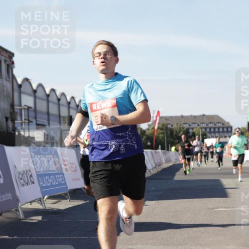 03.10.2025 - Köhlbrandbrückenlauf Jannik Wohlers http://msf.ph/oto/9110175 03.10.2025 13:00:17 Ziel 4020, 4192, 4250, 4261, 6097, 6203, 6236, 6707, 6760, 6798 meine-sportfotos.de