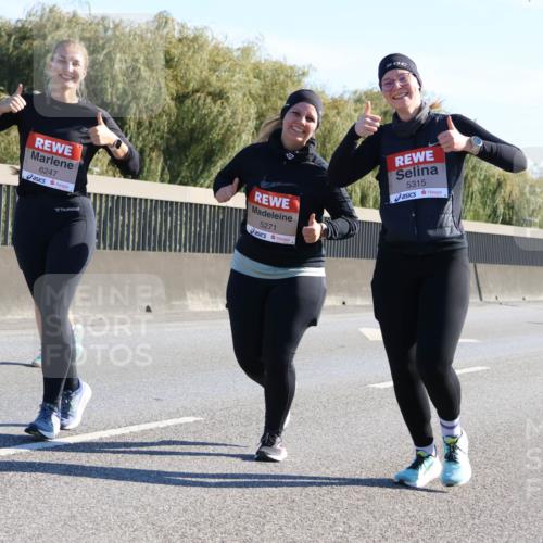 03.10.2025 - Köhlbrandbrückenlauf Strokosch-Dieckow http://msf.ph/oto/9110184 03.10.2025 12:27:38 Position 3 5612, 6247, 5271, 5315 meine-sportfotos.de