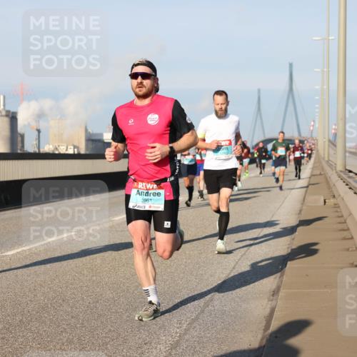03.10.2025 - Köhlbrandbrückenlauf Lena Gebhardt http://msf.ph/oto/9110185 03.10.2025 09:41:33 Position 2 1224, 2961, 736 meine-sportfotos.de