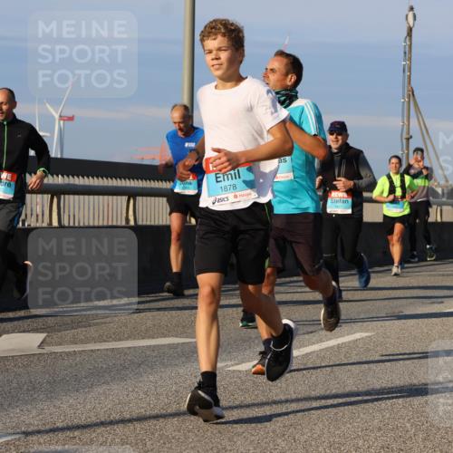 03.10.2025 - Köhlbrandbrückenlauf Strokosch-Dieckow http://msf.ph/oto/9110192 03.10.2025 09:41:53 Position 2 1543, 1878, 131 meine-sportfotos.de