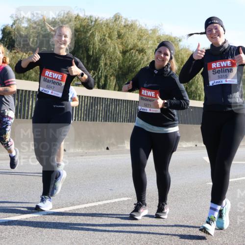 03.10.2025 - Köhlbrandbrückenlauf Strokosch-Dieckow http://msf.ph/oto/9110193 03.10.2025 12:27:38 Position 3 5612, 6247, 5271, 5315 meine-sportfotos.de