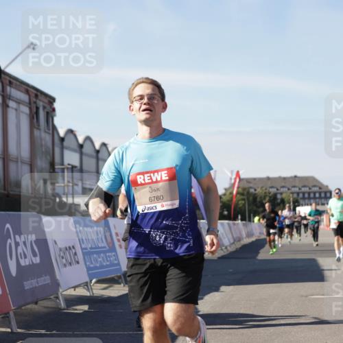 03.10.2025 - Köhlbrandbrückenlauf Jannik Wohlers http://msf.ph/oto/9110203 03.10.2025 13:00:18 Ziel 4020, 4192, 4250, 4261, 4275, 6097, 6203, 6236, 6707, 6760, 6798 meine-sportfotos.de