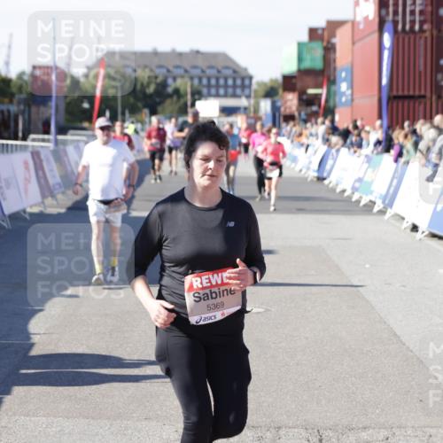 03.10.2025 - Köhlbrandbrückenlauf Jannik Wohlers http://msf.ph/oto/9110226 03.10.2025 13:30:01 Ziel 4459, 4825, 5369, 5398, 5587, 5621, 5930, 5944, 6234, 6570, 6698 meine-sportfotos.de