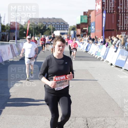 03.10.2025 - Köhlbrandbrückenlauf Jannik Wohlers http://msf.ph/oto/9110232 03.10.2025 13:30:01 Ziel 4459, 4825, 5369, 5398, 5587, 5621, 5930, 5944, 6234, 6570, 6698 meine-sportfotos.de