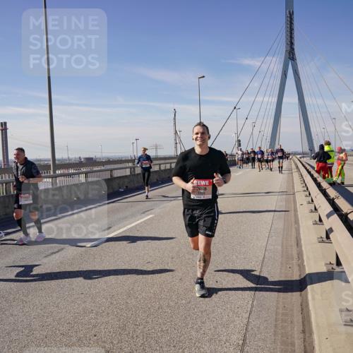 03.10.2025 - Köhlbrandbrückenlauf Michael Burmester http://msf.ph/oto/9110234 03.10.2025 12:52:36 Position 2 5304 meine-sportfotos.de